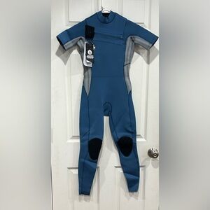 Volcom Boys Size 14 Modulator Wetsuit 2 mm Chest Zip Short Sleeve Blue NWT Scuba